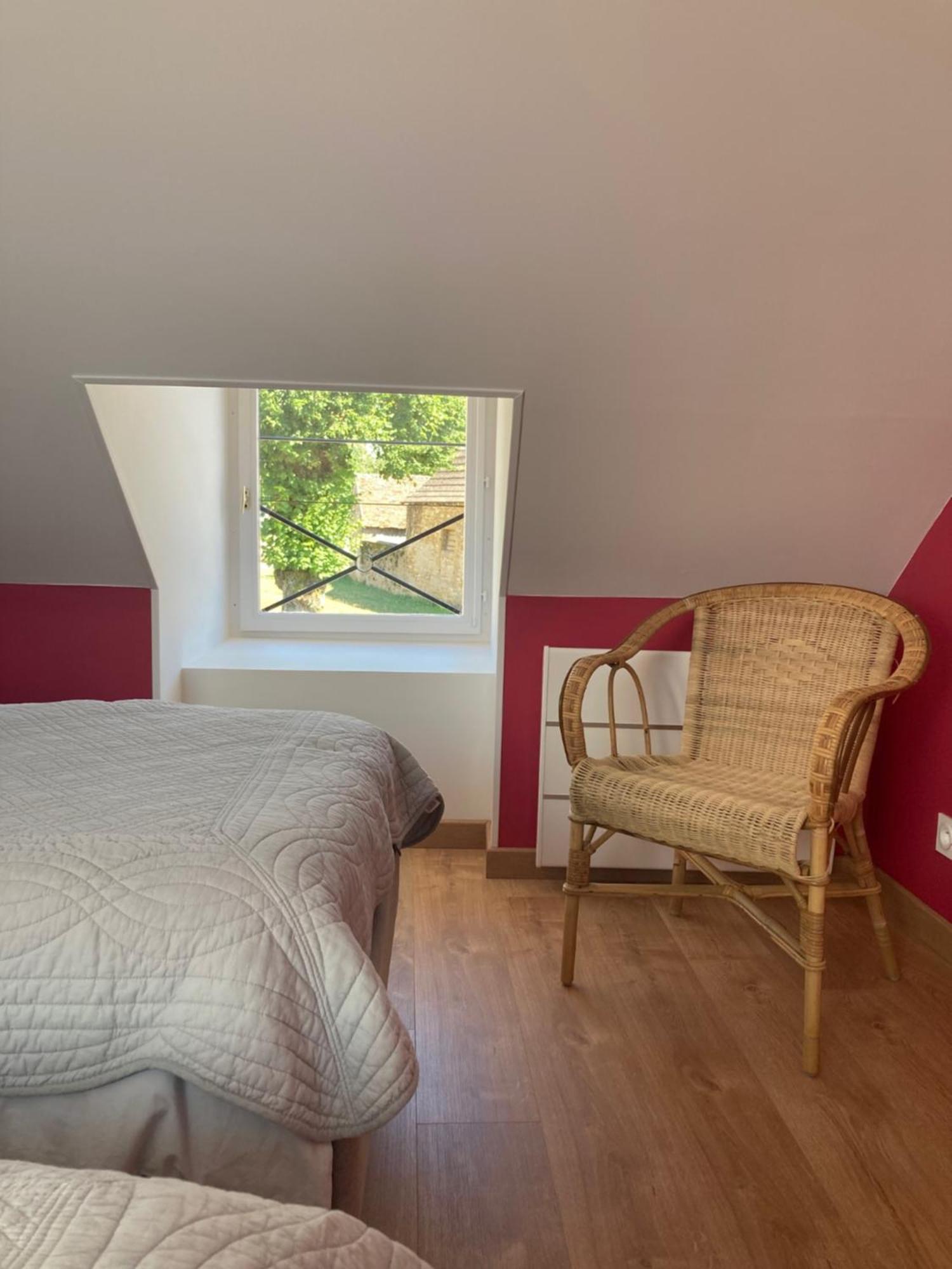 Chez Anne - Chambre Avec Salle De Bain Privative Menetou-Couture Exterior foto